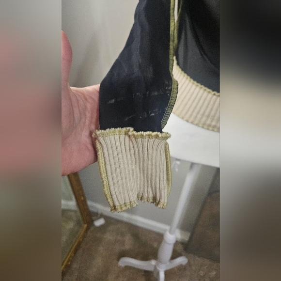 BLUE BLUSH fitted mesh long sleeve mock neck sweater trim top. Size small NWT - Picture 12 of 16